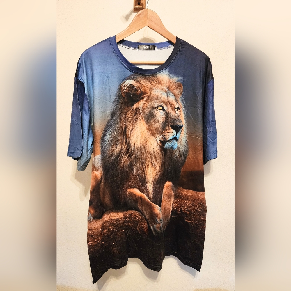 Photo realistic Lion T-shirt